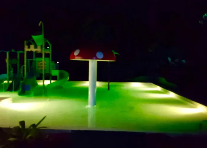 Rainforest Hotel & Cabanas